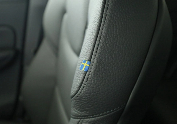 Volvo XC 60 cena 189800 przebieg: 22700, rok produkcji 2023 z Lębork małe 191